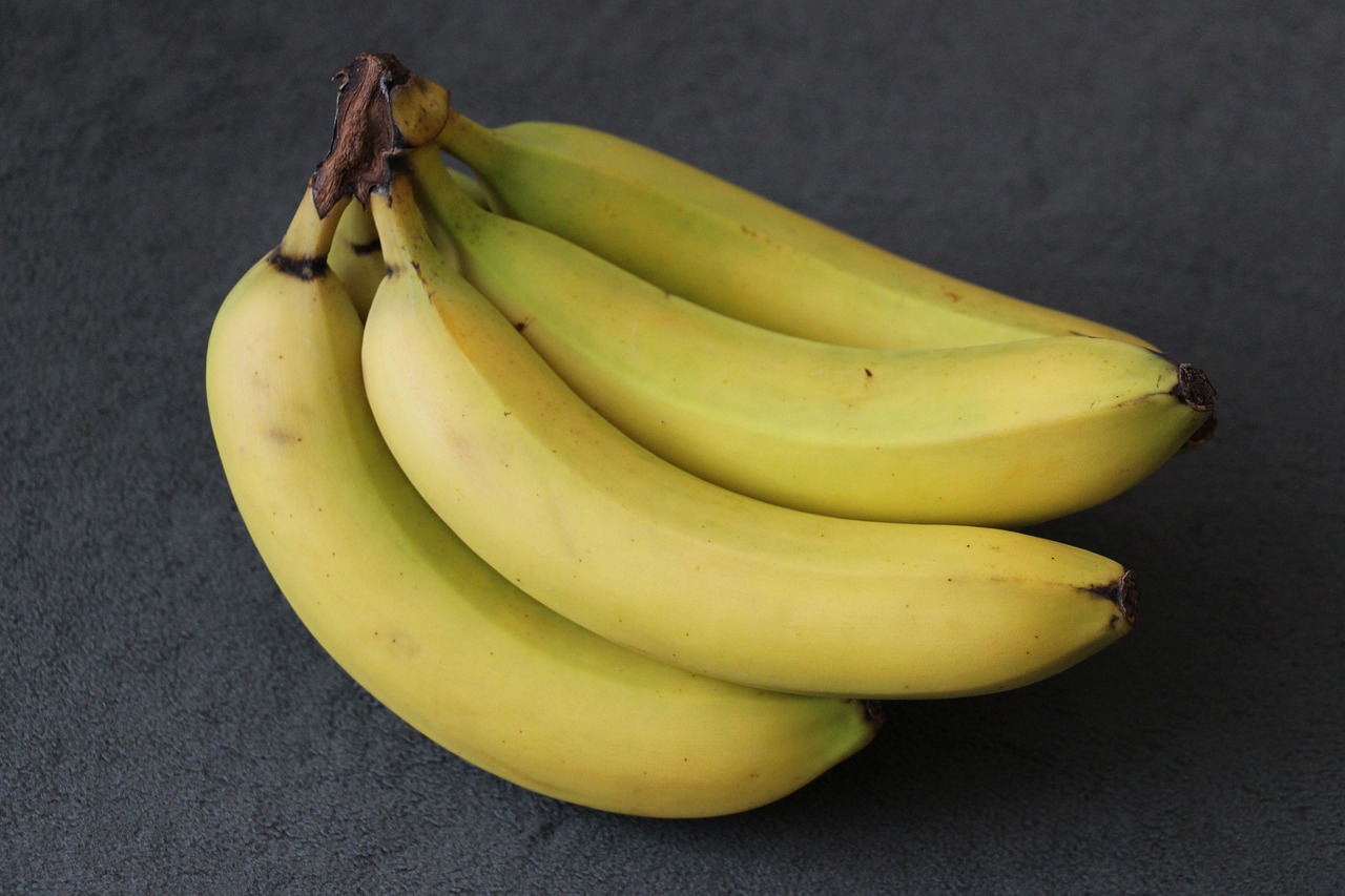 Banana 325461 1280 (3)