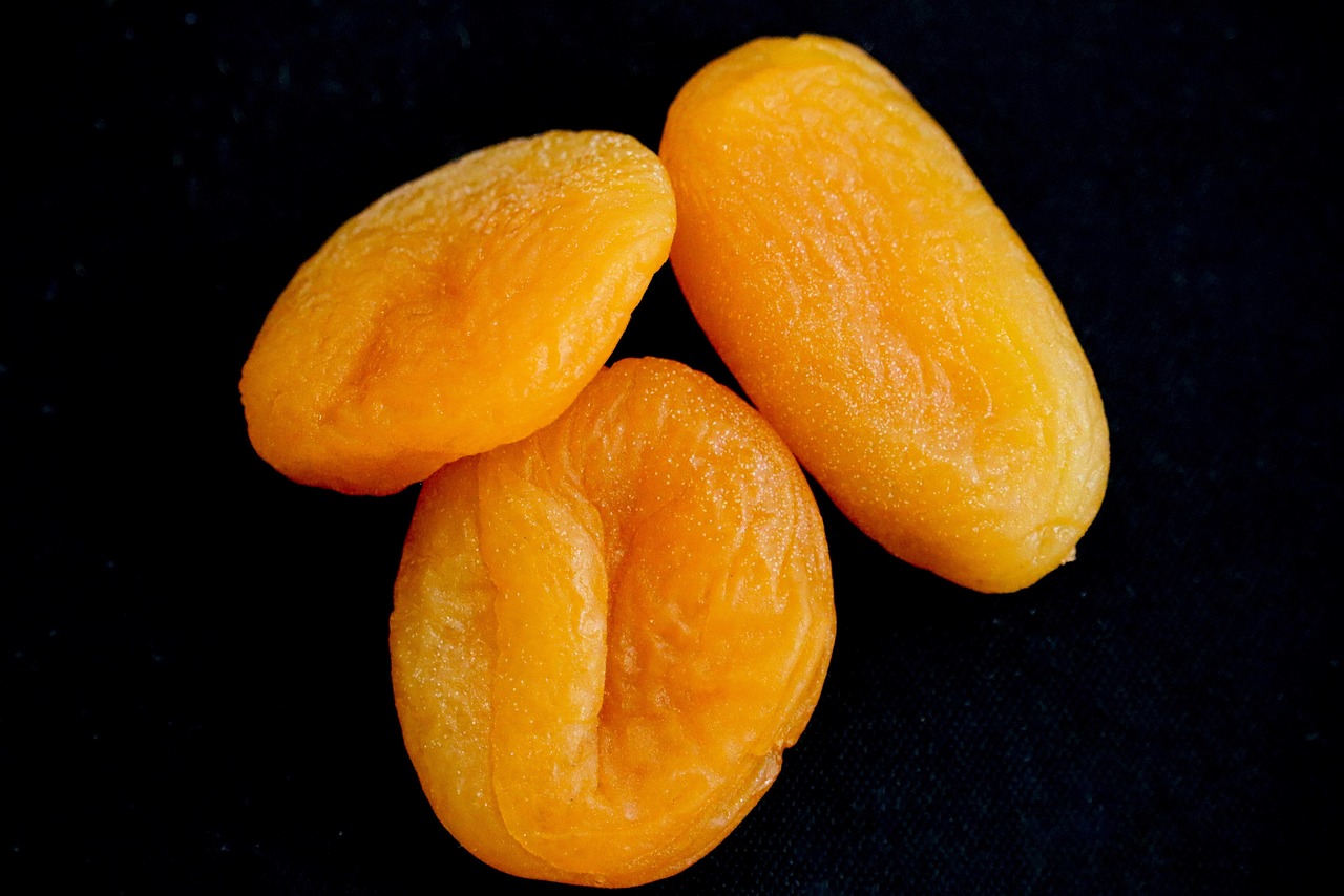 Apricot 6868004 1280 (1)