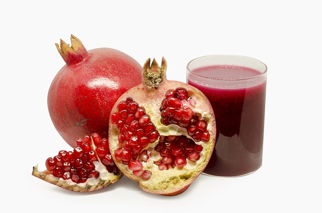 1087px Pomegranate Juice (2019) (1)